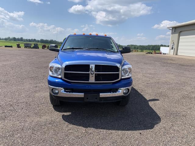 Image of Dodge Ram 2500HD equipment image 4