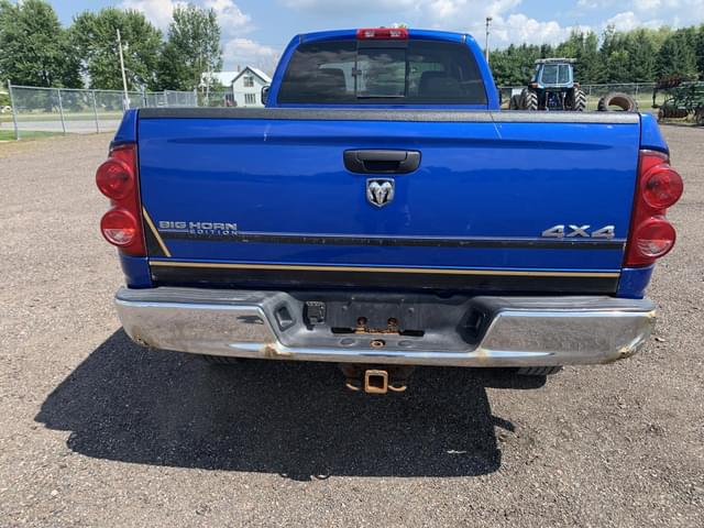 Image of Dodge Ram 2500HD equipment image 3