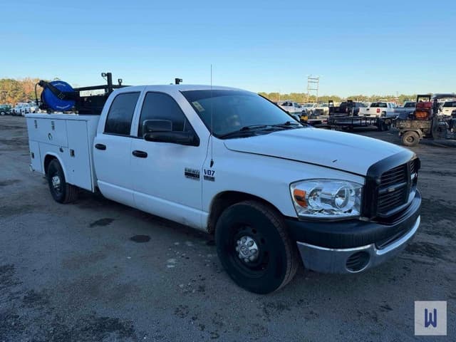 Image of Dodge Ram 2500HD equipment image 2