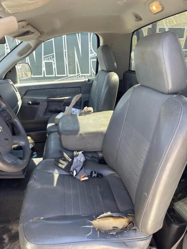 Image of Dodge Ram 2500HD equipment image 4