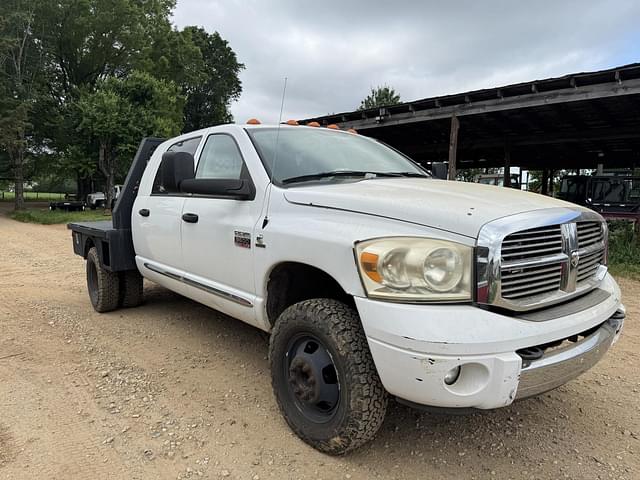 Image of Dodge Ram 3500 equipment image 3