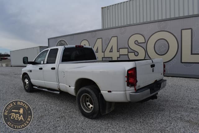 Image of Dodge Ram 3500 equipment image 2