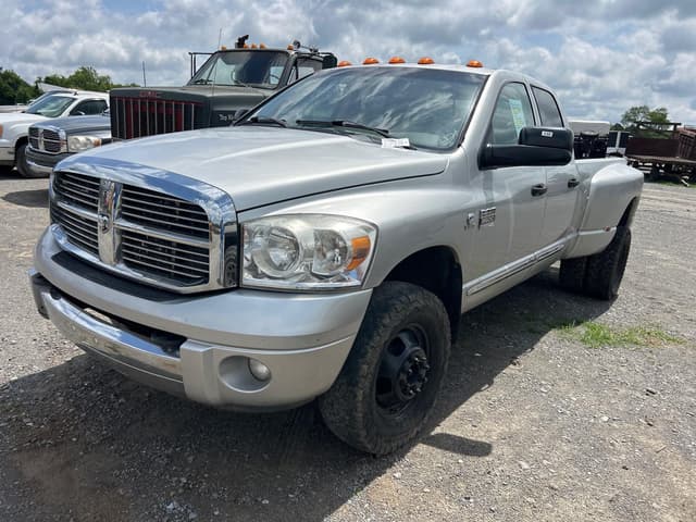 Image of Dodge Ram 3500 equipment image 1