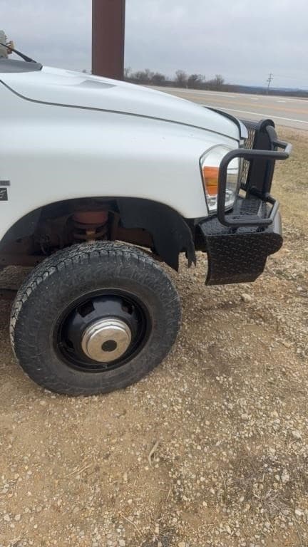 Image of Dodge Ram 3500HD equipment image 4