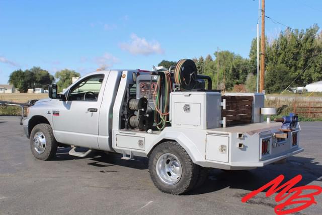 Image of Dodge Ram 3500 equipment image 2