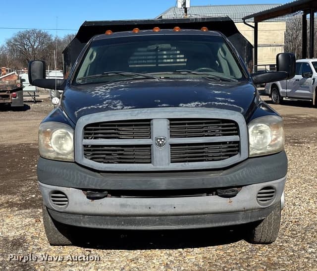 Image of Dodge Ram 3500 equipment image 1