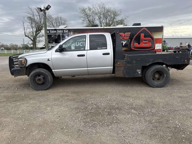Image of Dodge Ram 3500 equipment image 1