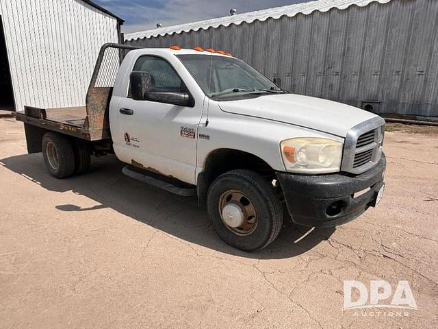 Image of Dodge Ram 3500 equipment image 4