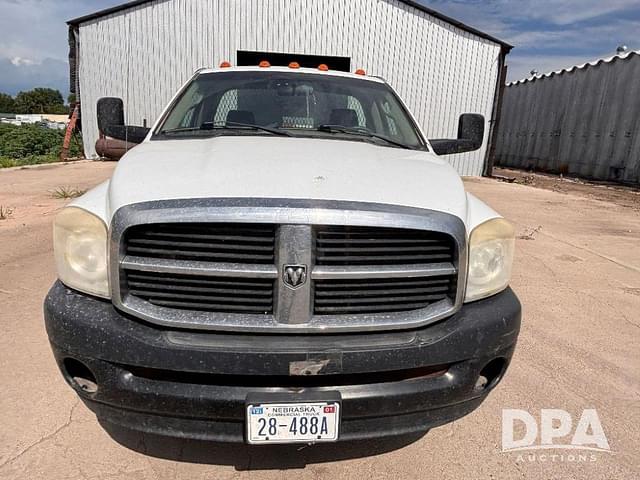 Image of Dodge Ram 3500 equipment image 2