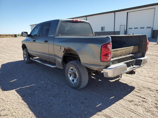 Image of Dodge Ram 3500 equipment image 3