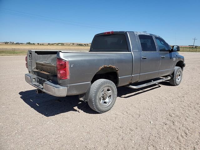 Image of Dodge Ram 3500 equipment image 2