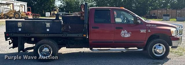 Image of Dodge Ram 3500 equipment image 3