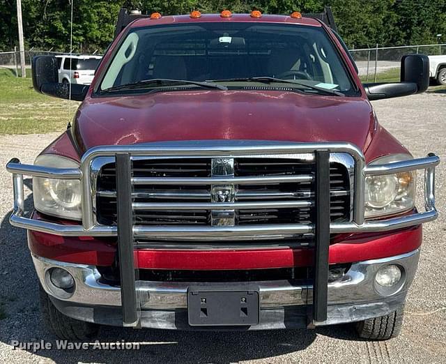 Image of Dodge Ram 3500 equipment image 1