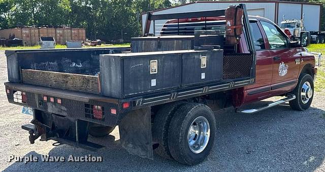 Image of Dodge Ram 3500 equipment image 4
