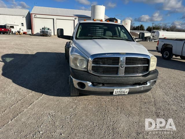 Image of Dodge Ram 3500 equipment image 3