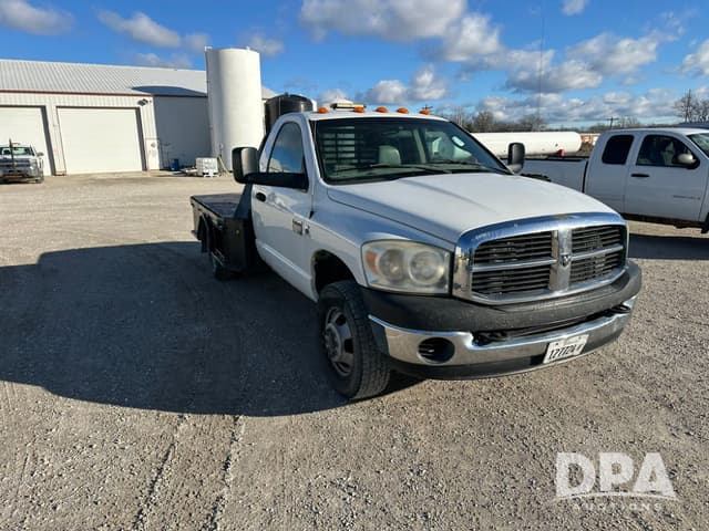 Image of Dodge Ram 3500 equipment image 4