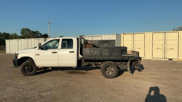 Image of Dodge Ram 3500 equipment image 3