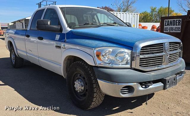 Image of Dodge Ram 3500HD equipment image 2