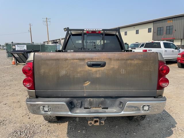 Image of Dodge Ram 2500HD equipment image 3
