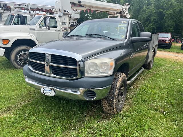 Image of Dodge Ram 2500 equipment image 1