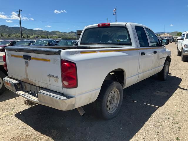 Image of Dodge Ram 1500 equipment image 4