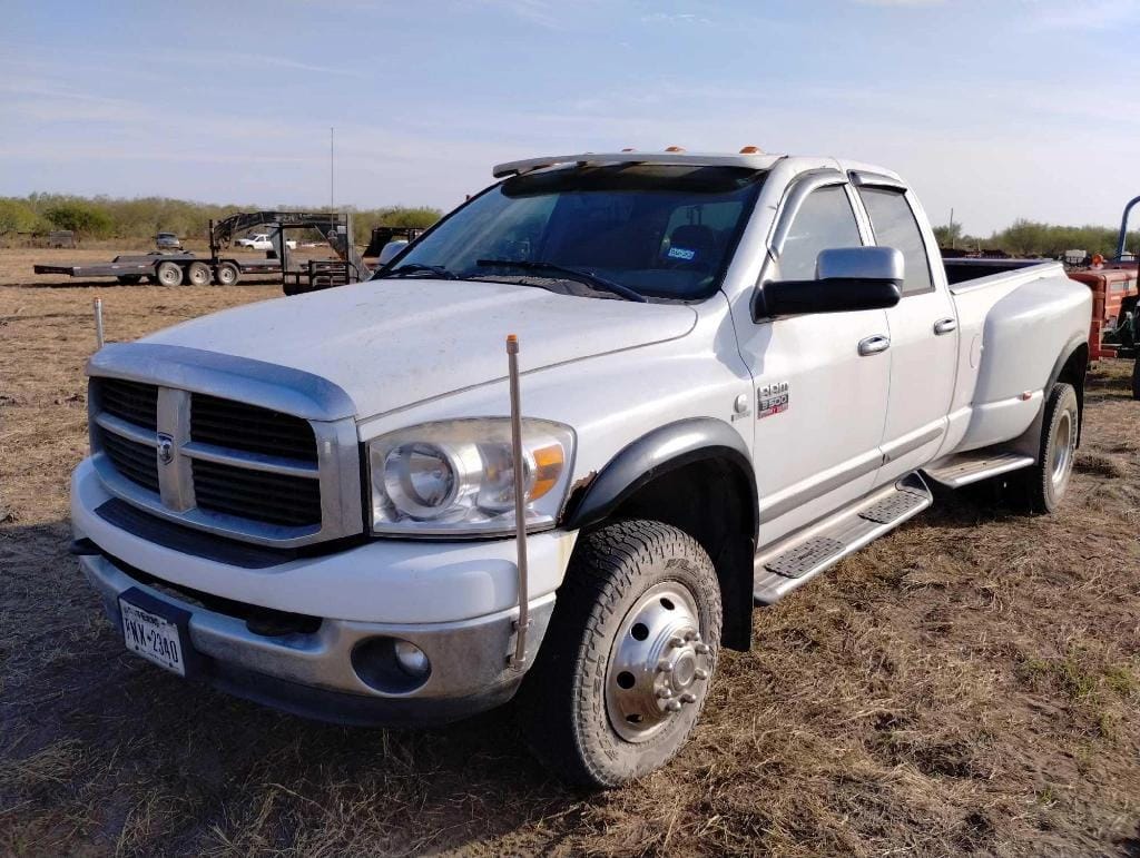 2007 Dodge Ram 3500 Equipment Image0
