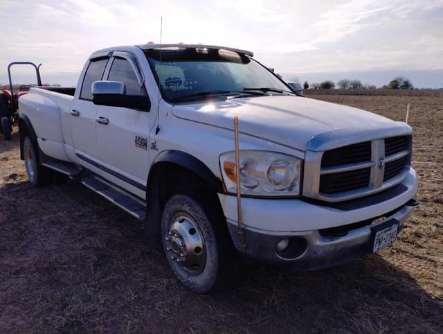 Image of Dodge Ram 3500 equipment image 3