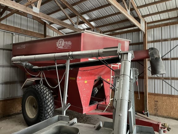 2007 E-Z Trail 510 Equipment Image0