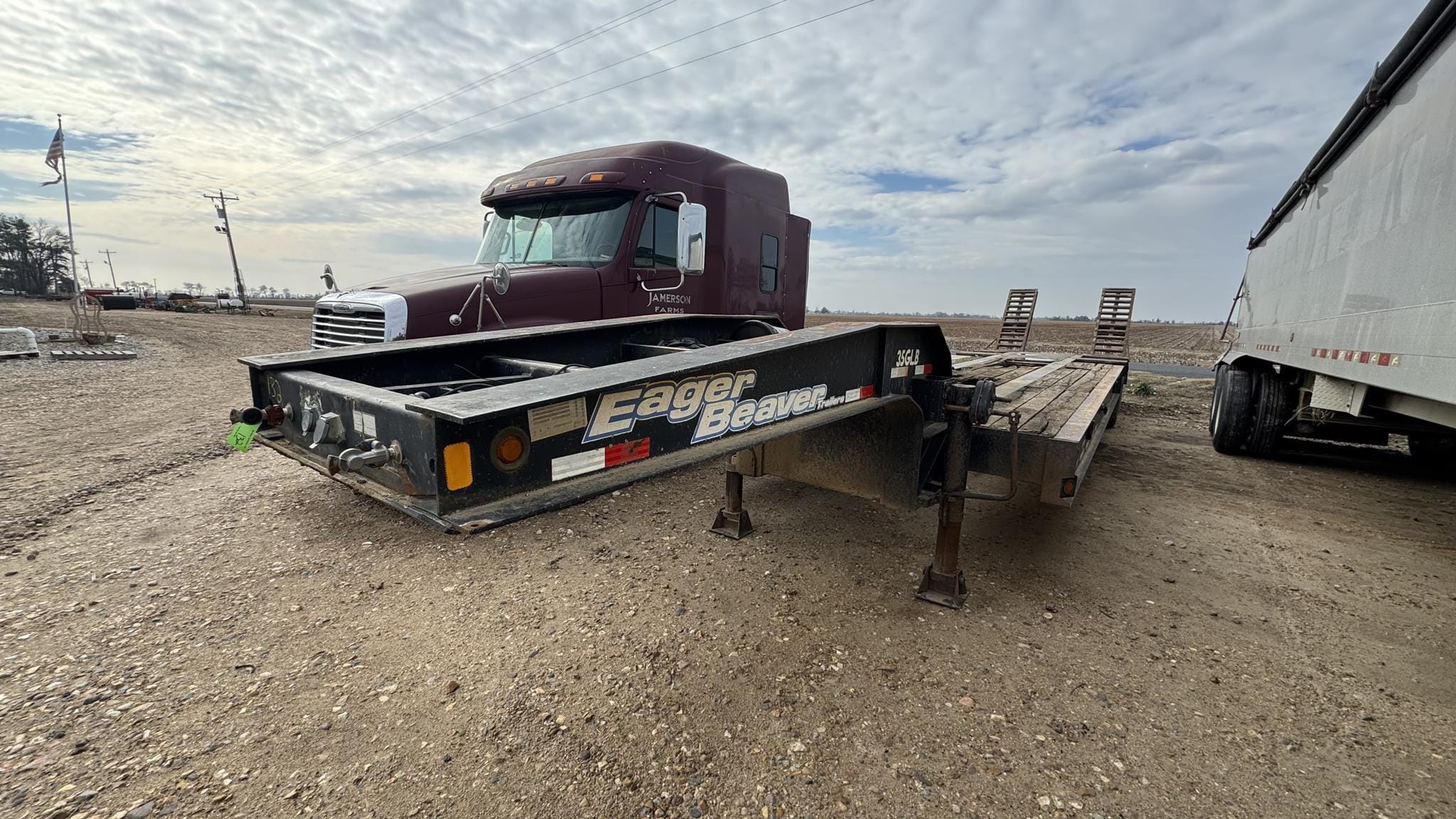 2007 Eager Beaver 35GLB Equipment Image0