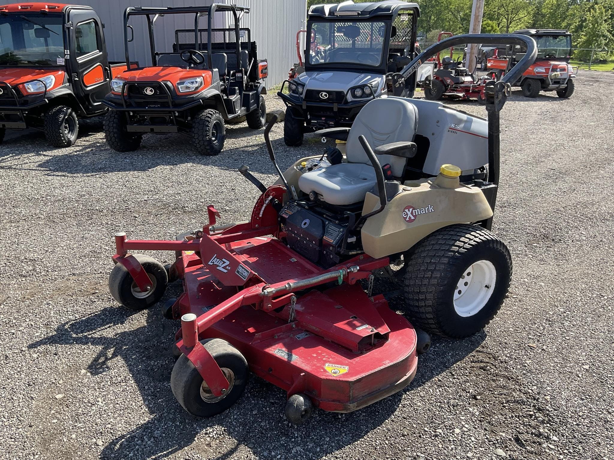 2007 Exmark Lazer XS Equipment Image0