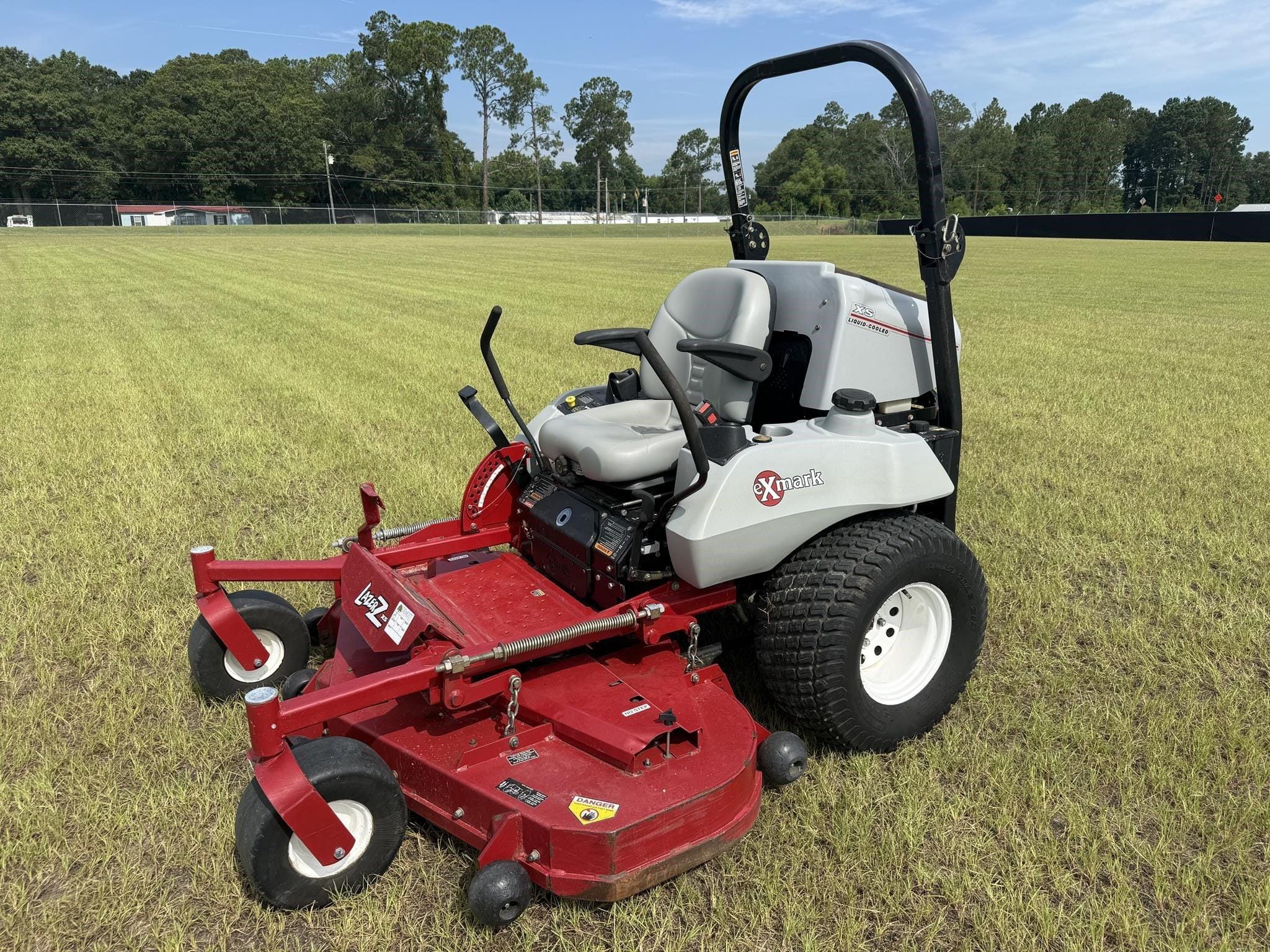 2007 Exmark Lazer ZXS Equipment Image0