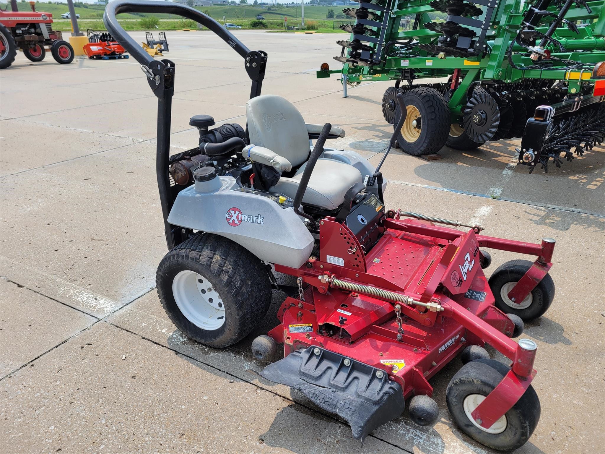 2007 Exmark Lazer Z Equipment Image0