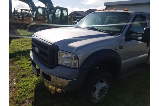 Image of Ford F-450 equipment image 3