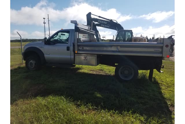 Image of Ford F-450 equipment image 2