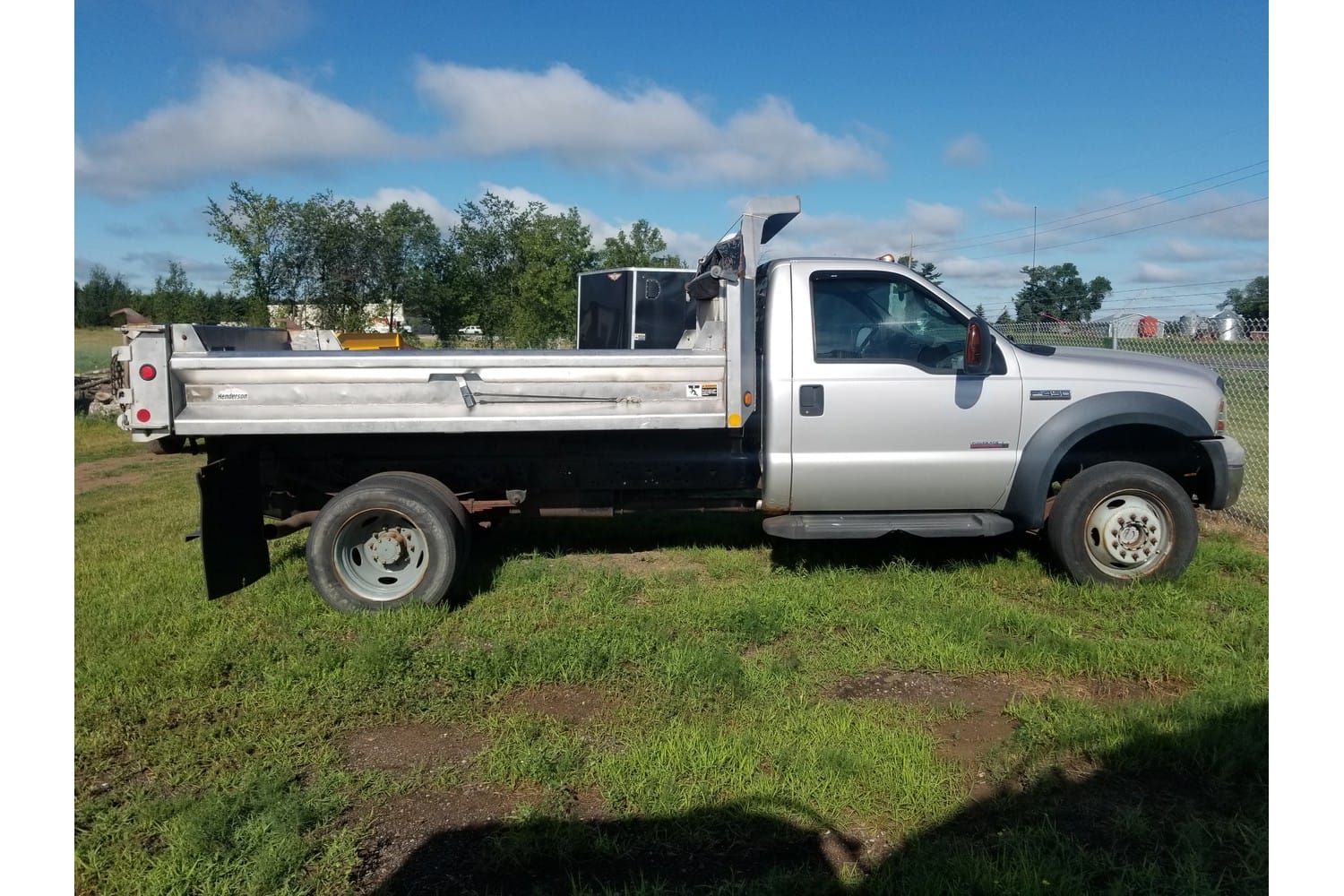 2007 Ford F-450 Equipment Image0