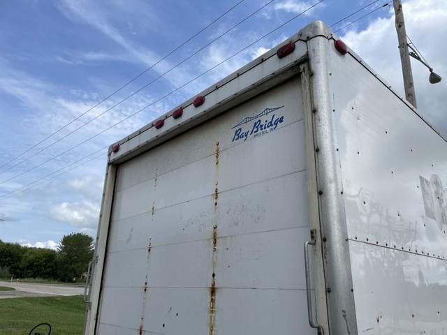 Image of Ford E-350 equipment image 4
