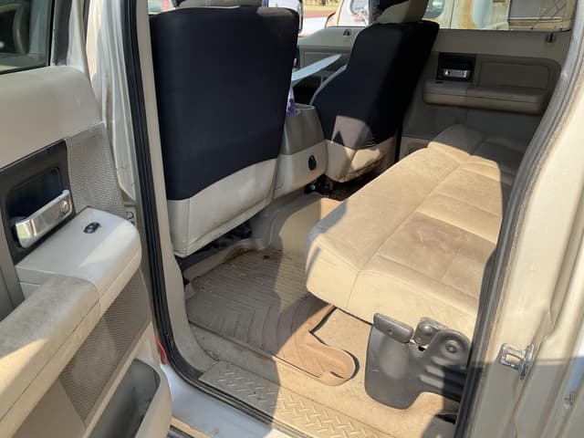 Image of Ford F-150 equipment image 4