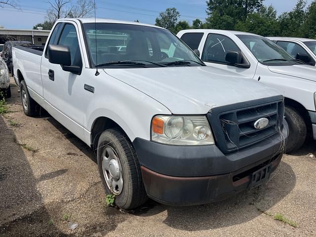 Image of Ford F-150 equipment image 1