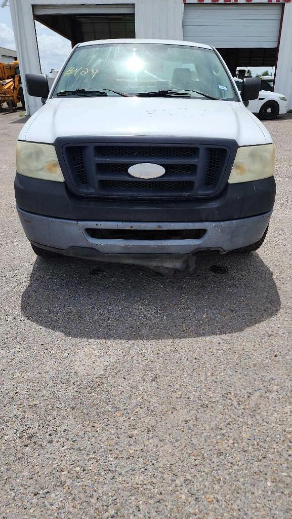 Image of Ford F-150 equipment image 2