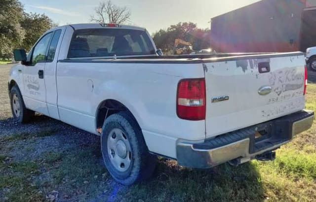 Image of Ford F-150 equipment image 1