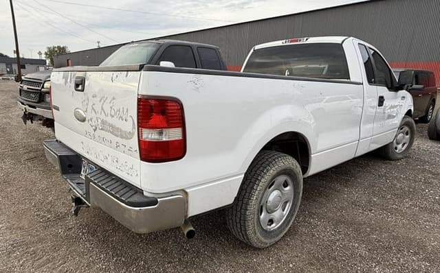 Image of Ford F-150 equipment image 2