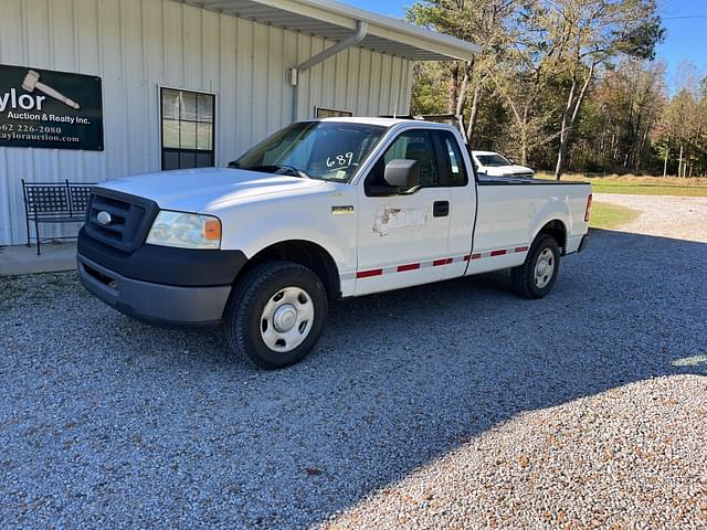 Image of Ford F-150 equipment image 1