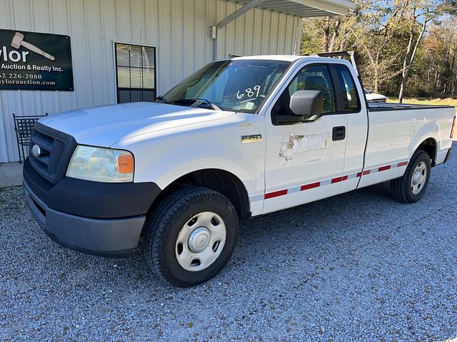 Image of Ford F-150 equipment image 2