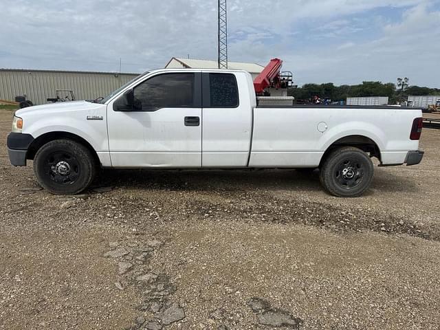 Image of Ford F-150 equipment image 1