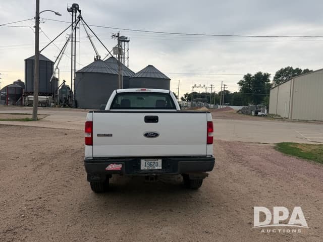Image of Ford F-150 equipment image 3