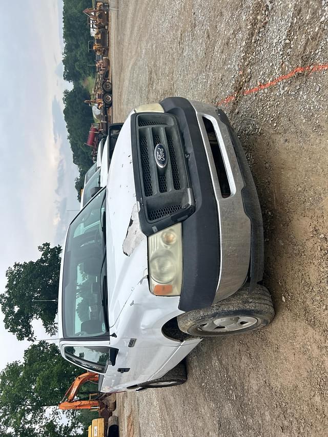 Image of Ford F-150 equipment image 4