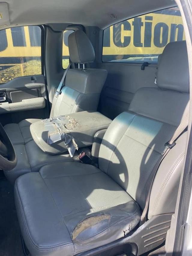 Image of Ford F-150 equipment image 4