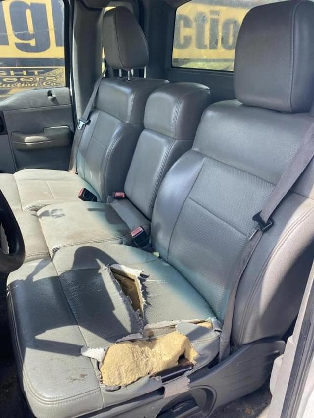 Image of Ford F-150 equipment image 4