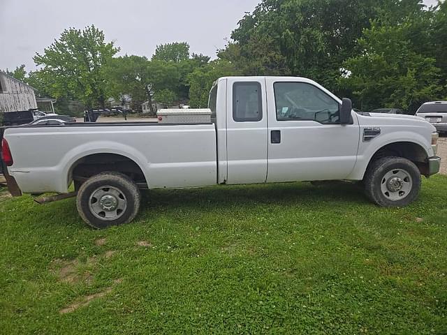 Image of Ford F-250 equipment image 3