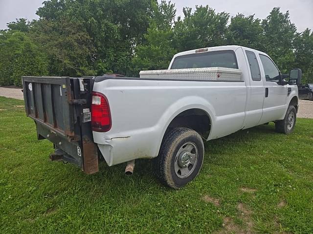 Image of Ford F-250 equipment image 4